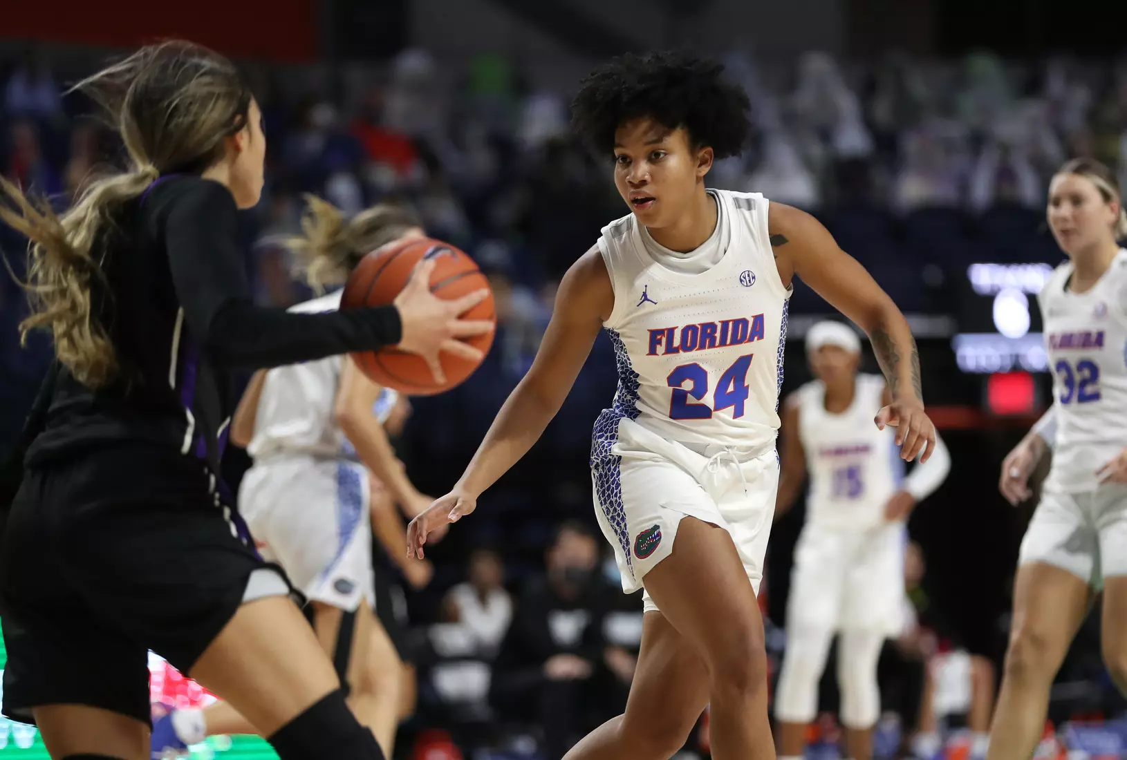 Scenes from the Gators' 84-52 win against the Texans