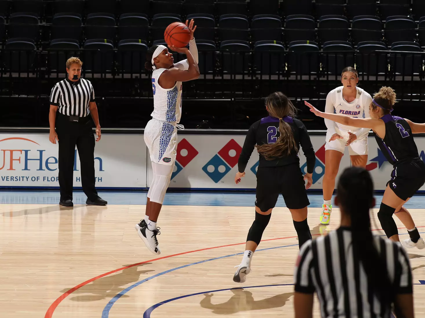 Scenes from the Gators' 84-52 win against the Texans