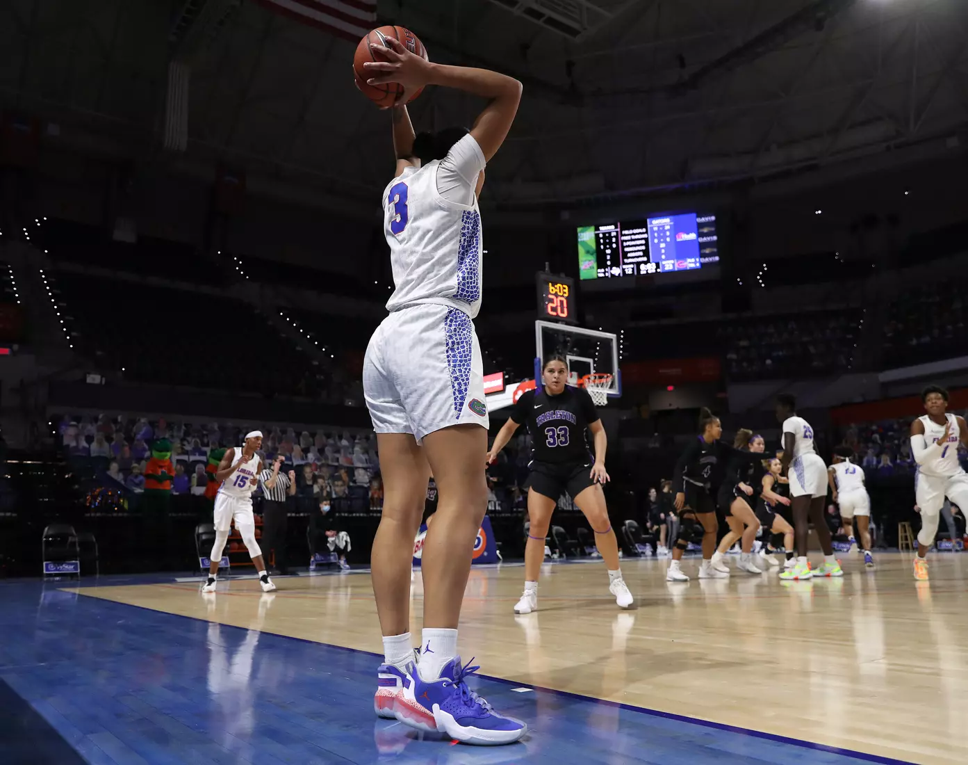 Scenes from the Gators' 84-52 win against the Texans