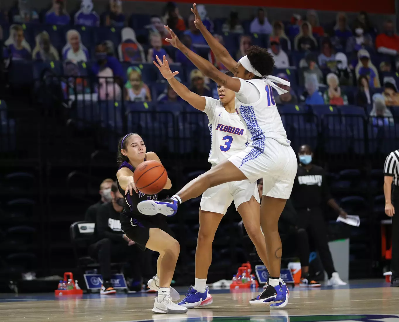 Scenes from the Gators' 84-52 win against the Texans