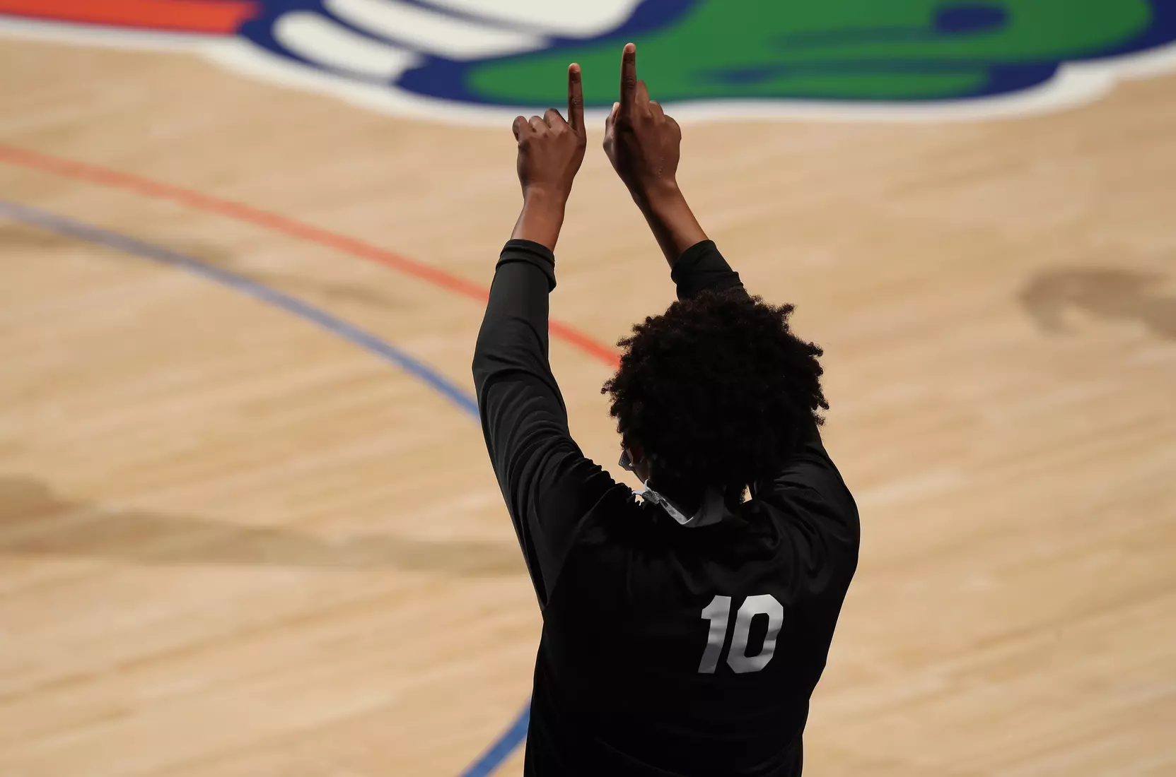 Scenes from the Gators' 84-52 win against the Texans