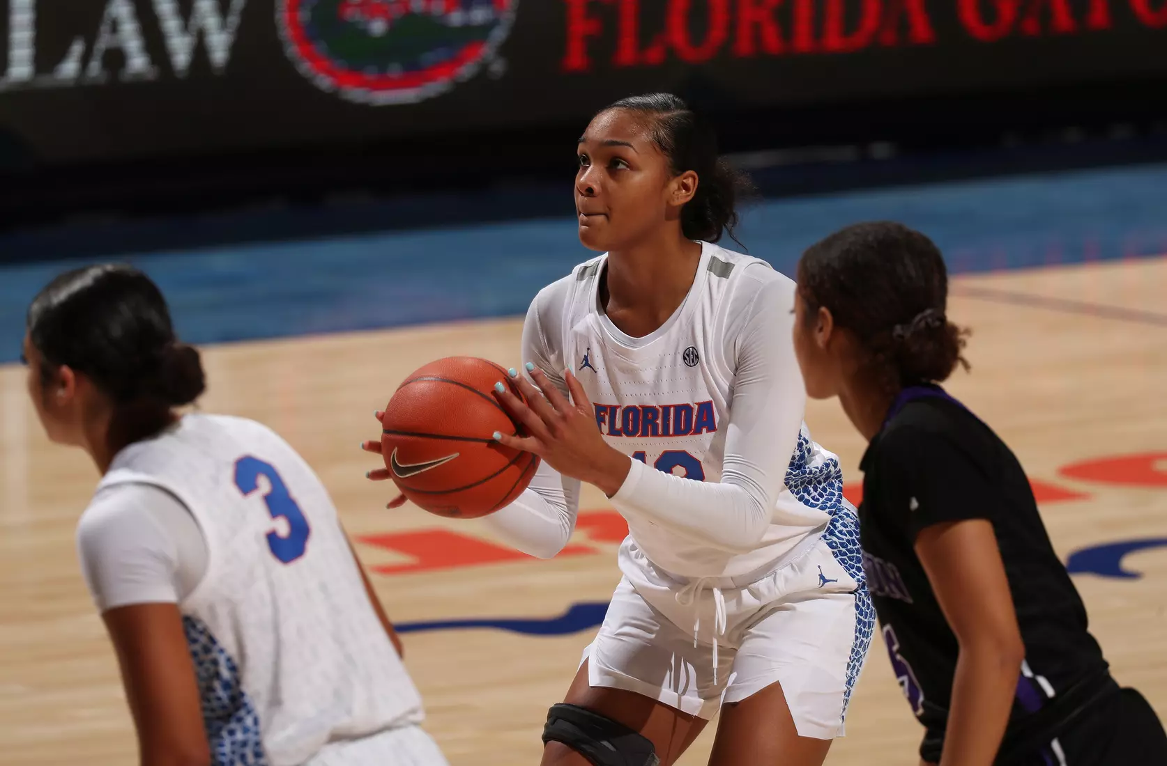 Scenes from the Gators' 84-52 win against the Texans