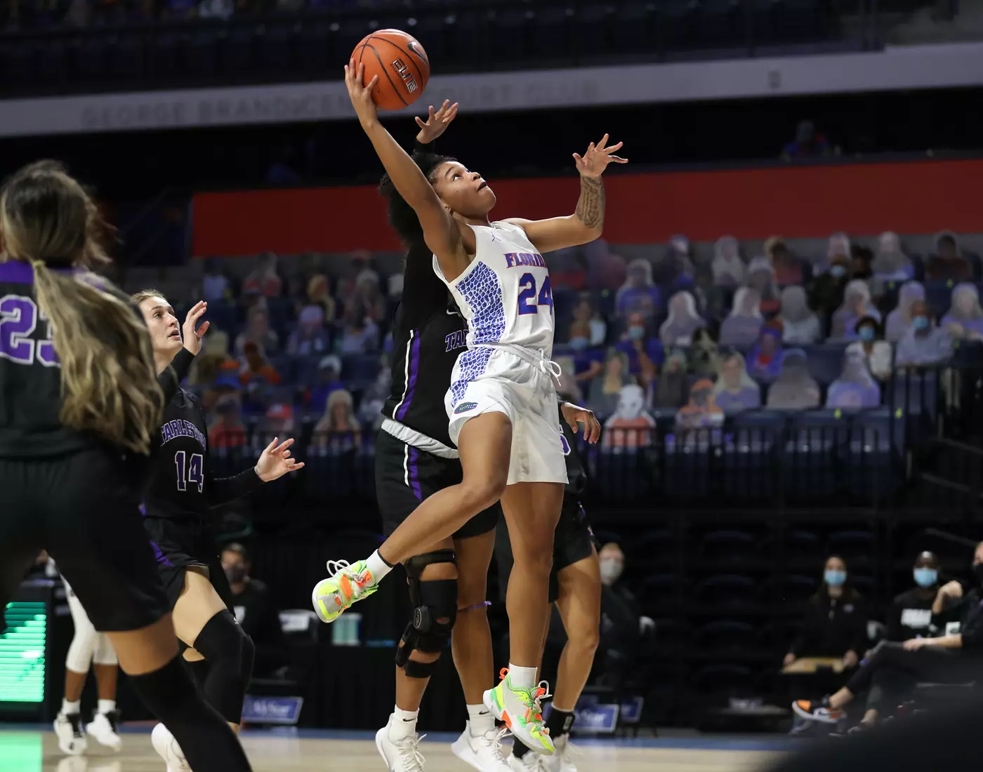 Scenes from the Gators' 84-52 win against the Texans