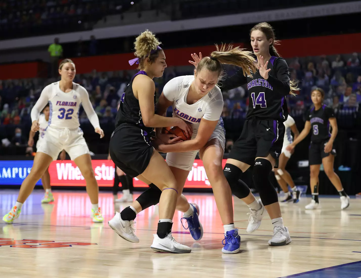 Scenes from the Gators' 84-52 win against the Texans