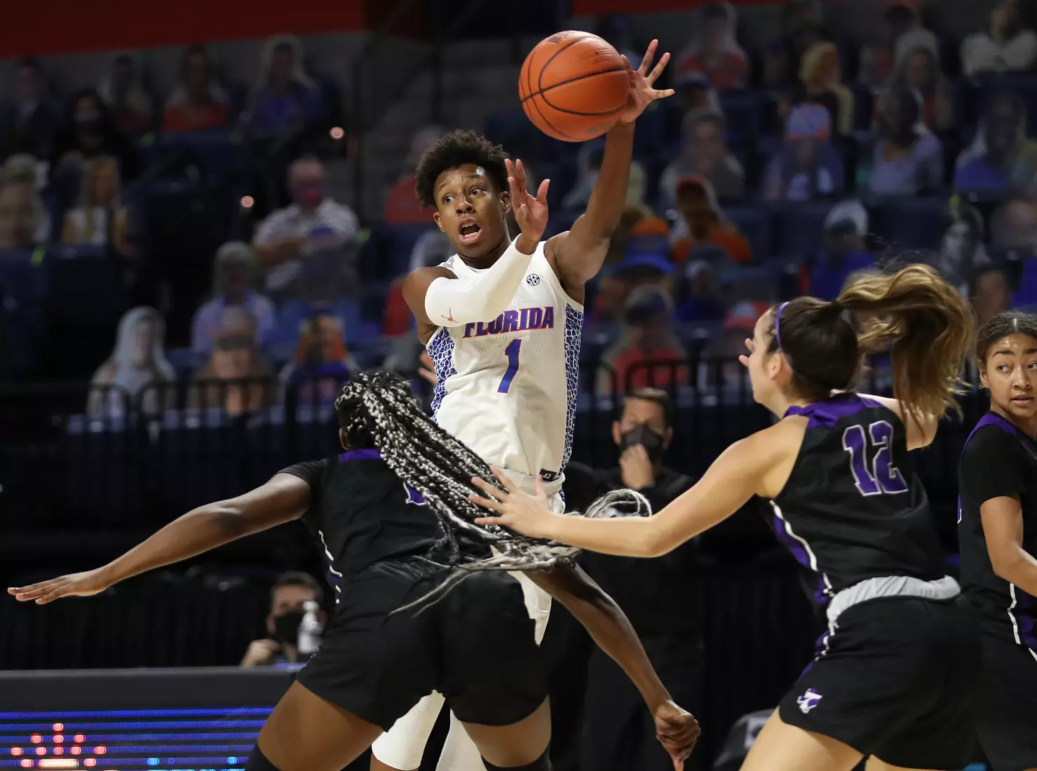 Scenes from the Gators' 84-52 win against the Texans