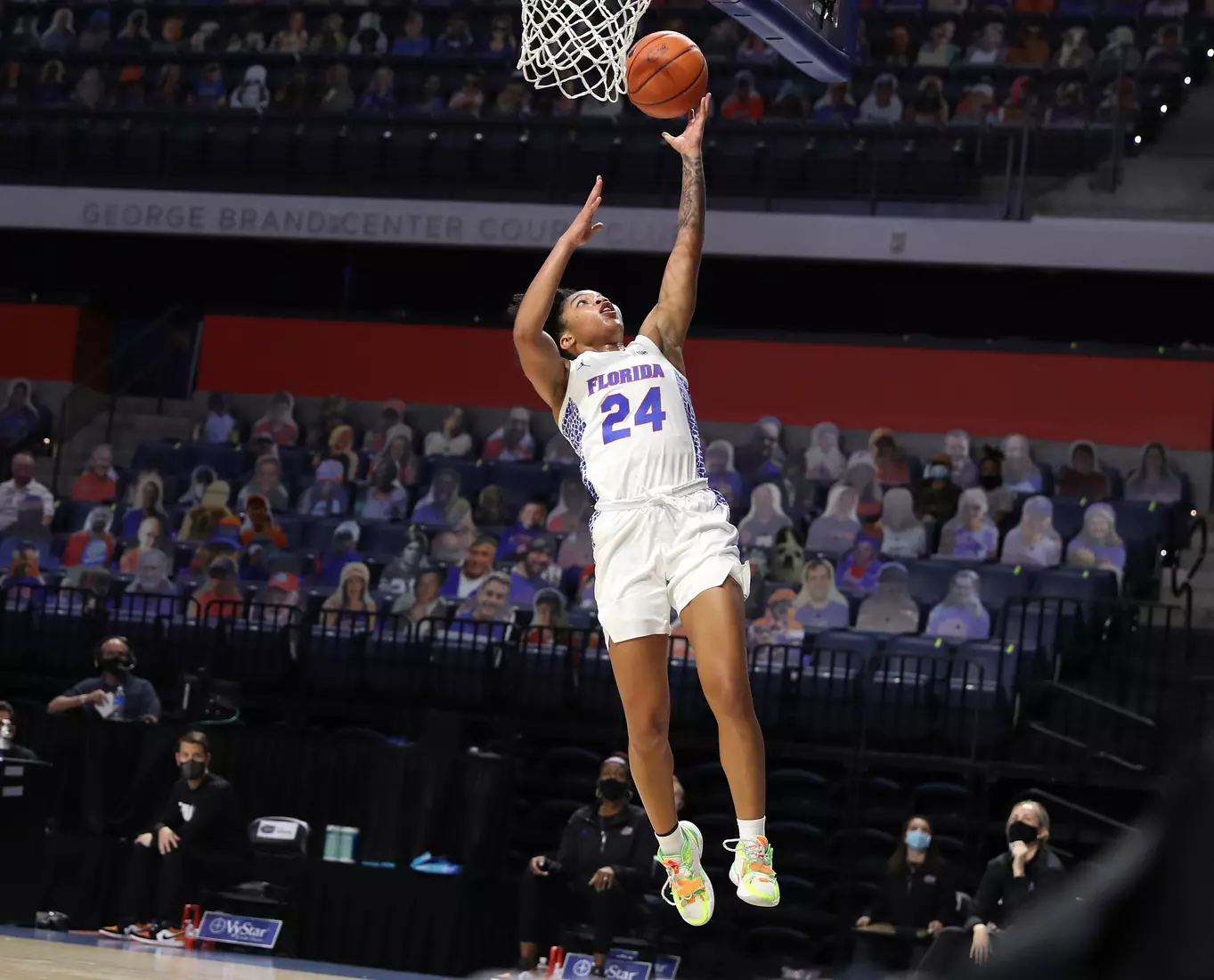 Scenes from the Gators' 84-52 win against the Texans