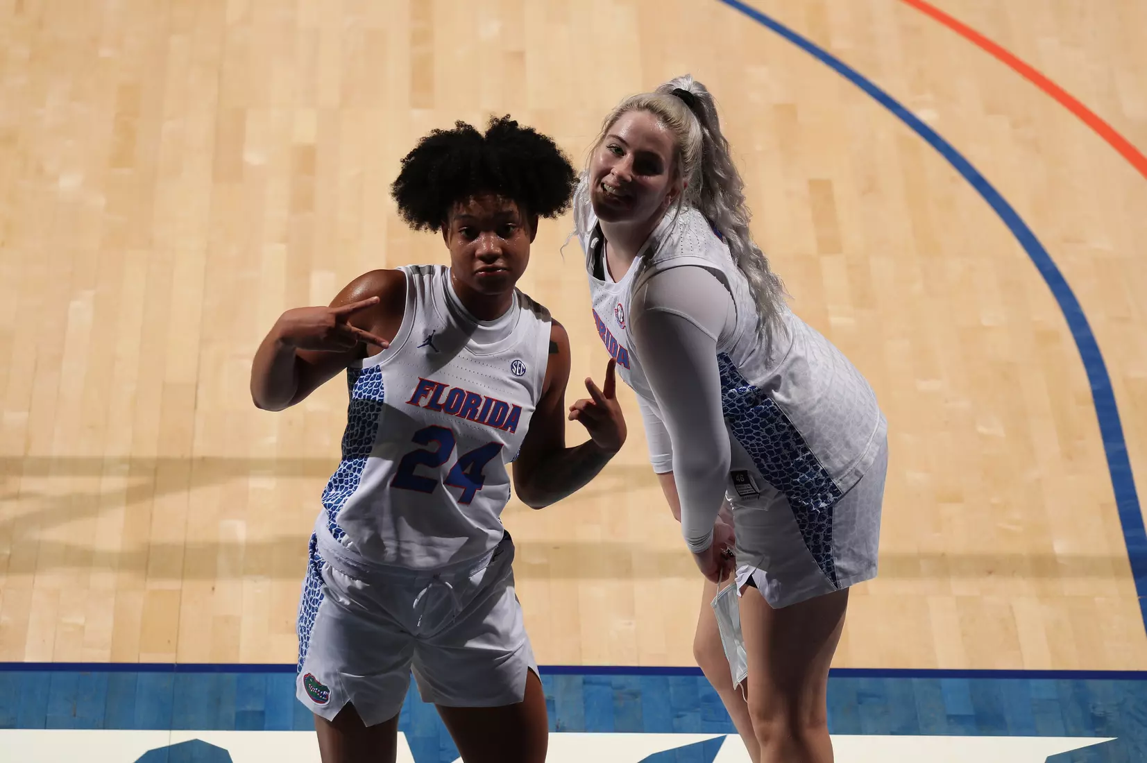 Scenes from the Gators' 84-52 win against the Texans