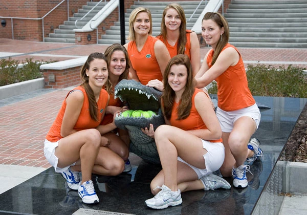 2008 Women's Tennis Roster Team Photo