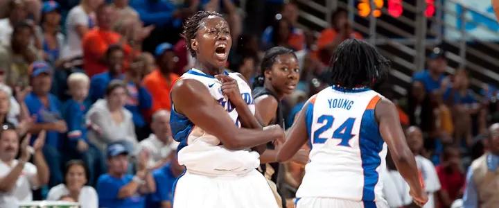 W-Basketball Battles Past UCF for WNIT Season-Opening Victory