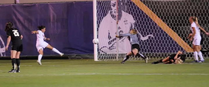 No. 7 Gator Soccer Defeats Vanderbilt 5-3 in Opening Round of SEC Tournament