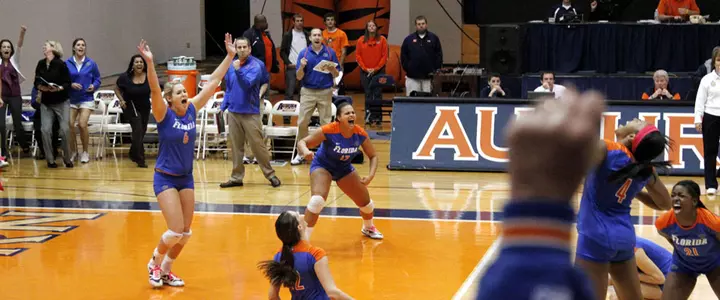 No. 1 Volleyball Escapes Auburn With 3-2 Win