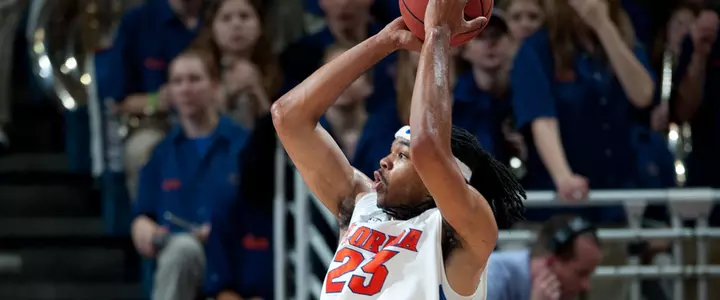 Tyus, Macklin Propel Gators to 65-52 Victory Against Kent State