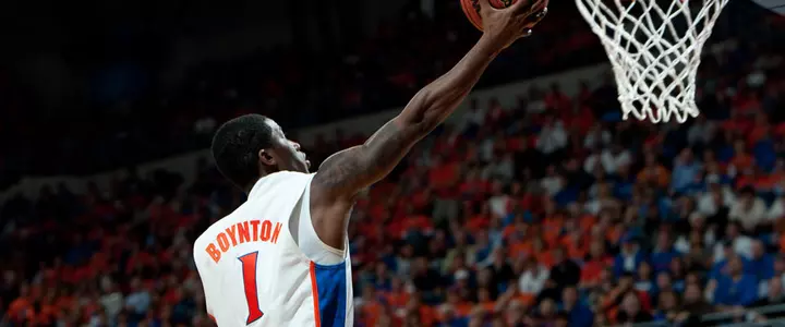 Boynton and Walker Lead Florida to 57-44 Upset of No. 6 Kansas State