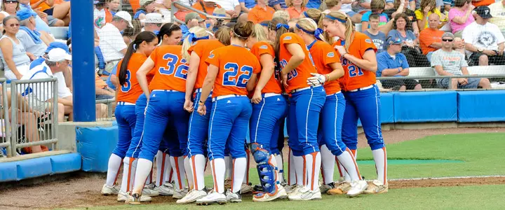 No. 4 Softball Falls to No. 6 Georgia to End 2010 Season
