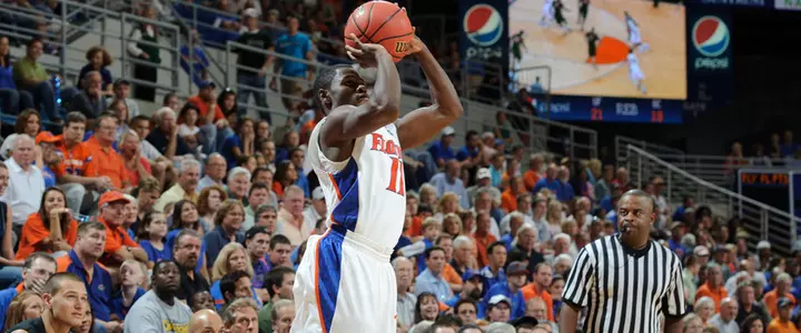 Walker Becomes Member of 1,000 Point Club as Gators Defeat Rebels