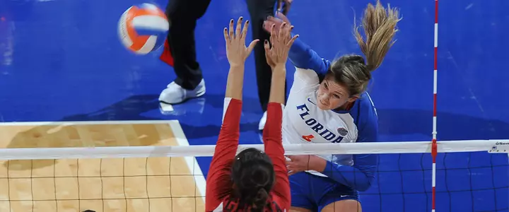 No. 17 Gators Stun Georgia, 3-0, Behind Jaeckel's 19 Points