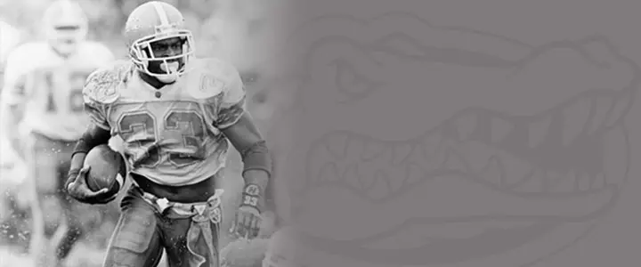 Former Gator Rhett Sharing the Holiday Spirit