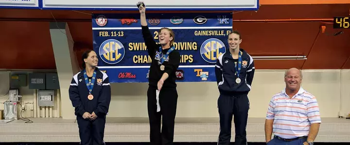 Dodson Breaks SEC Record and Wins Gold on First Night of 2011 SEC Swimming & Diving Championships