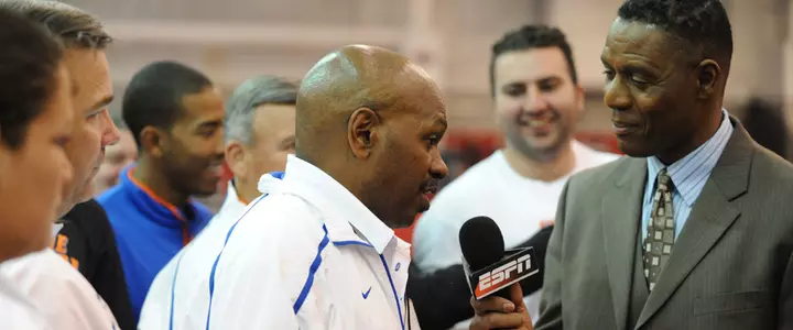 Battle Through Adversity Makes Title More Meaningful for UF's Holloway