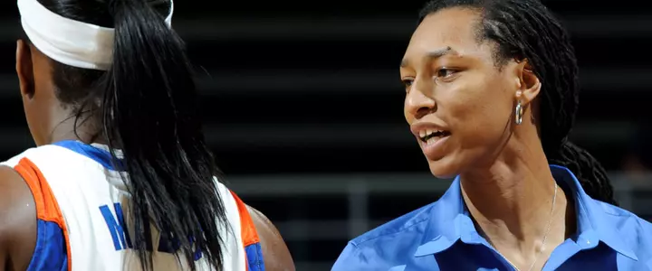 Video: All About Assistant Coach Murriel Page