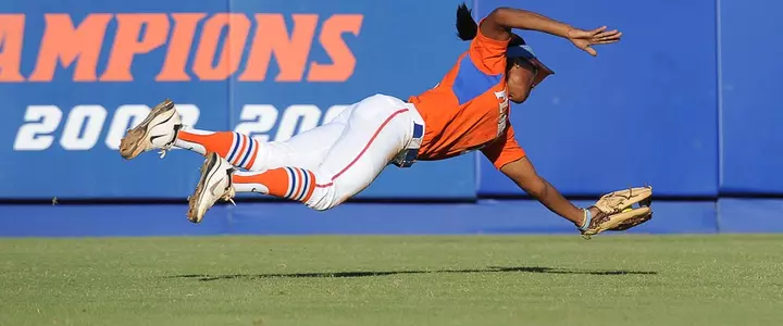 No. 10 Florida Softball Tops FIU, 8-0, in Six Innings Wednesday