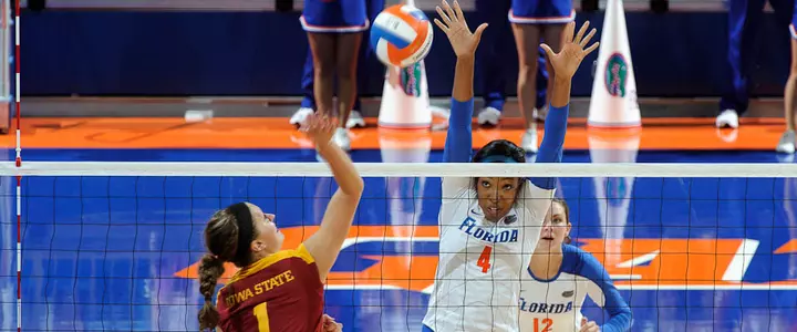 No. 9 Florida Volleyball Suffers First Defeat of 2011 to No. 19 Iowa State