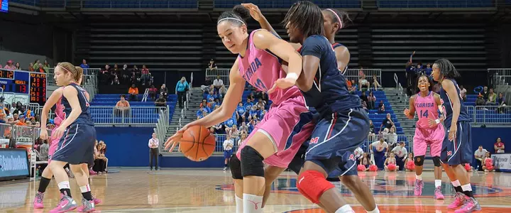 Women's Hoops Posts Impressive Win Over Ole Miss on Alumnae Day, 84-55
