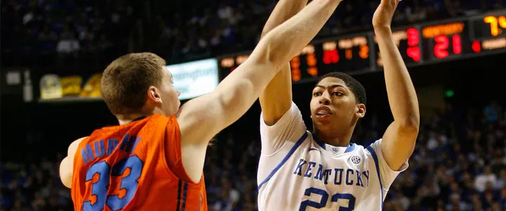 Top-Ranked Kentucky Too Much for Florida as Wildcats Snap Gators' Seven-Game Winning Streak