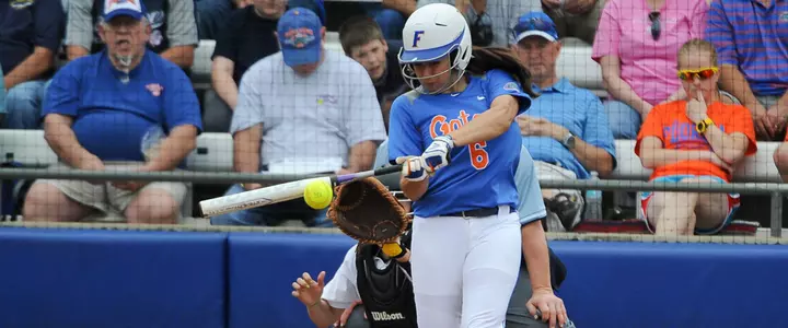 No. 4 Gator Softball Takes Five-Inning Series Opener Over South Carolina, 9-1