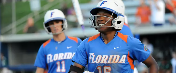 No. 4 Gator Softball Takes Series Opener at Arkansas, 6-0, Behind Moultrie's 4-for-4 Performance