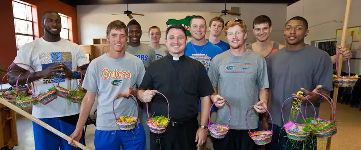 Gators Give Back to the Community for Easter