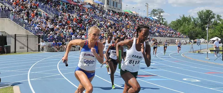 Relays Encompass Total Team Effort on Final Day of Florida Relays