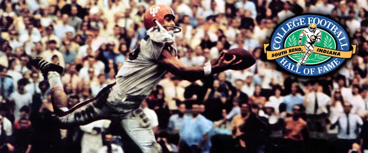 Carlos Alvarez Enshrined Into College Football Hall of Fame