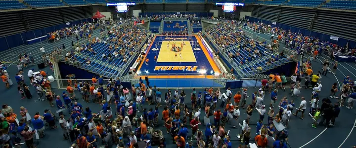 Gator Volleyball's Orange & Blue Scrimmage Highlights Verizon Fan Day