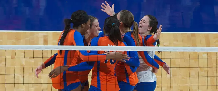 No. 13 Florida Sweeps No. 24 Kentucky on the Road, 3-0