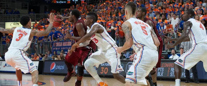 Gators Throttle South Carolina for Ninth Straight Win