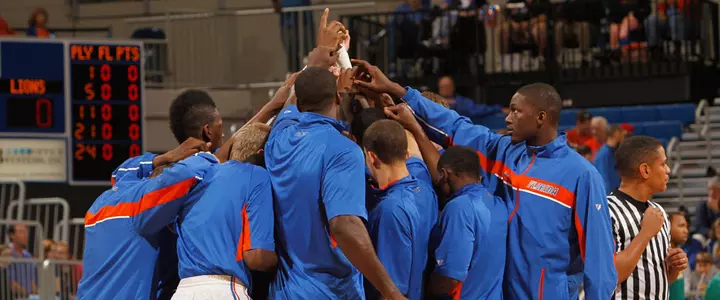 Men's Basketball Moves Up in AP Poll