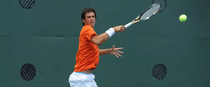 Diep and Watson advance again; Three doubles pairs advance at ITA All-Americans