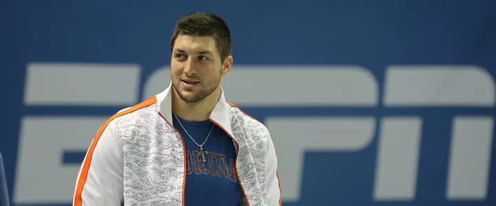Tebow Ready to Discuss Quarterbacks Instead of Being Topic of Discussion