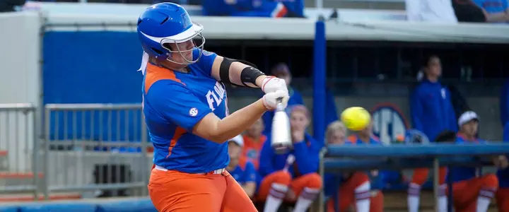 No. 5 Softball Wraps Up Lipton Invite Play With Wins Over UNCW and CSU Sunday