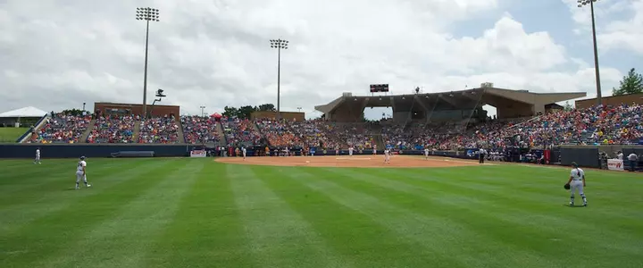 Gators Drop WCWS Opener vs. Tennessee, Will Face Nebraska Saturday in Elimination Game