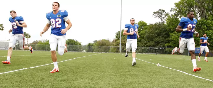 Highly Recruited Tight End Duo Vies for Playing Time