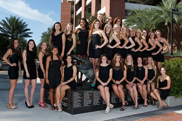 2014 Women's Swimming & Diving Roster Team Photo