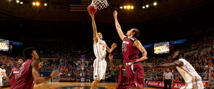 Gators Handle South Carolina in SEC Opener, Run Home Winning Streak to 24