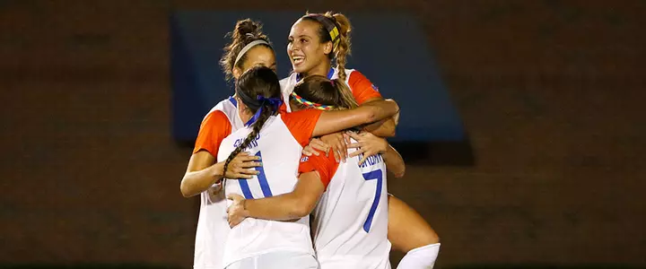 No. 8 Florida Soccer Wins 3-1 Over Tennessee on Gator Senior Night