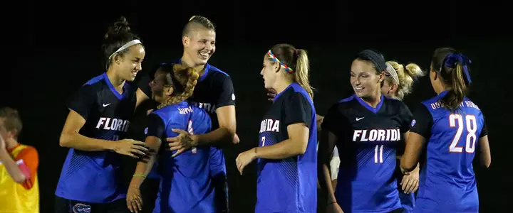 No. 8 Florida Soccer Finishes Regular Season with 6-1 Win over Vanderbilt