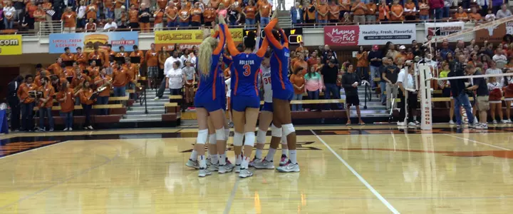No. 6 Gators Win Five-Set Thriller Over No. 3 Texas, Cap Off Regular Season with 20th Consecutive Win