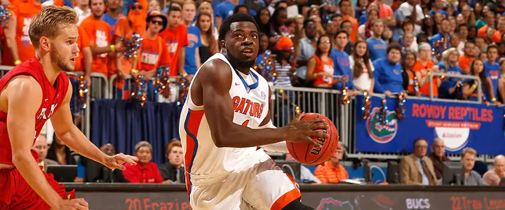 Comeback Kid Carter Leads Gators, but Donovan Not Impressed