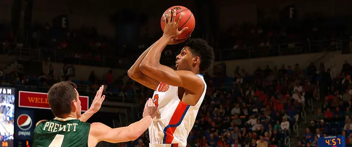 Fixing the Freshman: Robinson Focuses on Flawed Shooting Mechanics