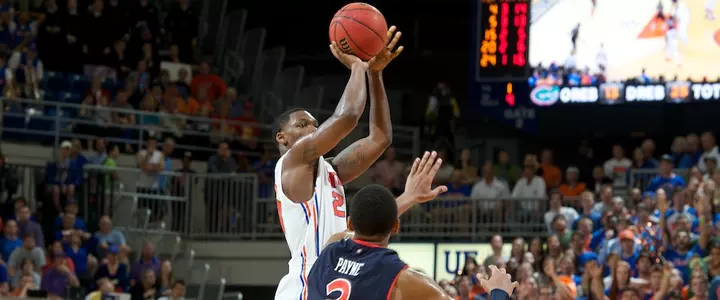Gators Rise Up Late, Stay Unbeaten In SEC with Rally Past Auburn